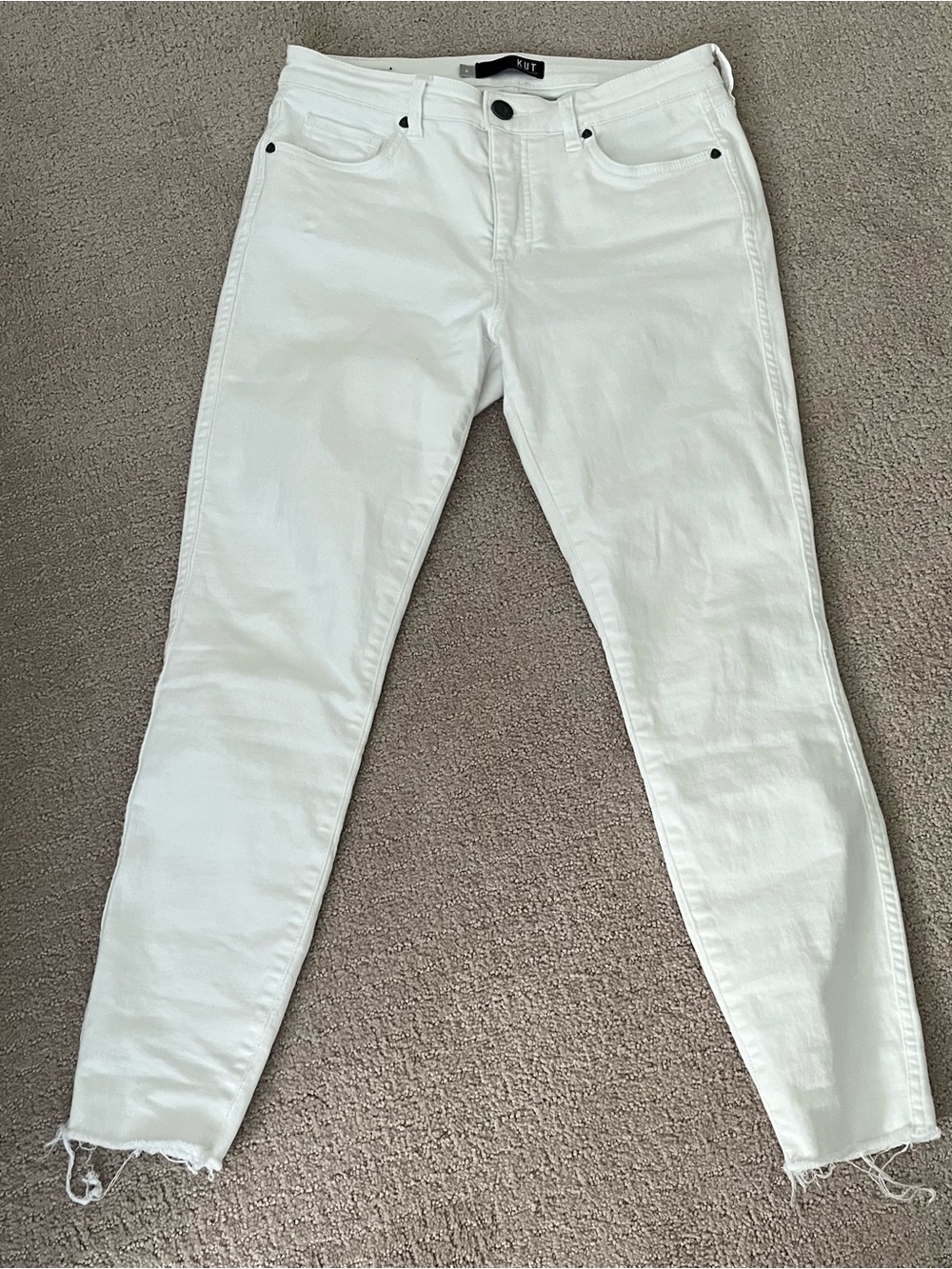 Kut from the Kloth White Skinny Jeans with Frayed Hem